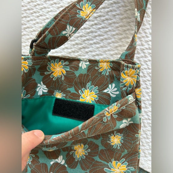 Kavu Limited Edition Cross Body Purse Bag Brown Blue Yellow Like New - Picture 4 of 8